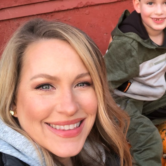 Meet your Posher, Leann - Picture 3 of 4